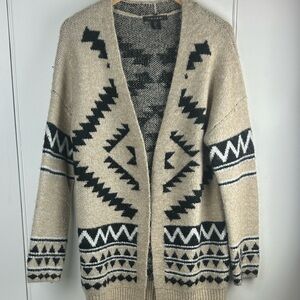 Women’s Tahari  Cozy Sweater Cardigan w/ Aztec Design Tan -Black- White Small